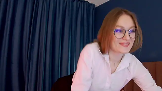 Snapshot of EvelynPoole chatting on 03.16.26 EvelynPoole online show from 03.16.26