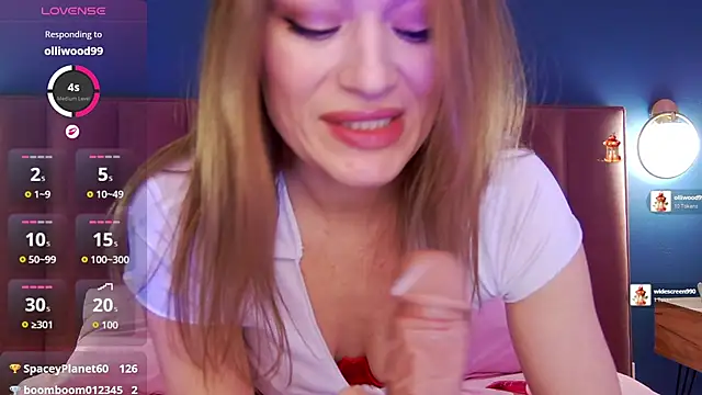 Snapshot of EvelynPoole chatting on 03.30.26 EvelynPoole online show from 03.30.26