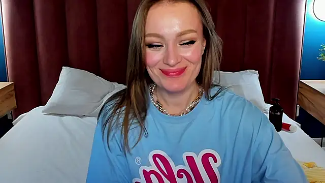 Snapshot of EvelynPoole chatting on 04.09.26 EvelynPoole online show from 04.09.26