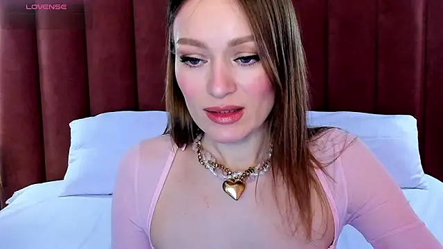 Snapshot of EvelynPoole chatting on 04.13.26 EvelynPoole online show from 04.13.26