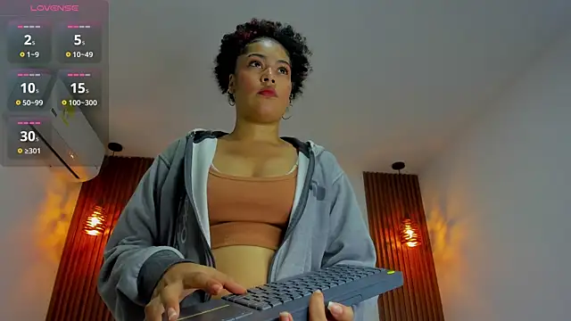 Snapshot of delaylacruz chatting on 09.25.25 delaylacruz online show from 09.25.25