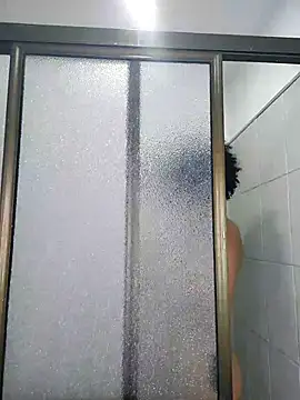 Snapshot of delaylacruz chatting on 10.30.25 delaylacruz online show from 10.30.25