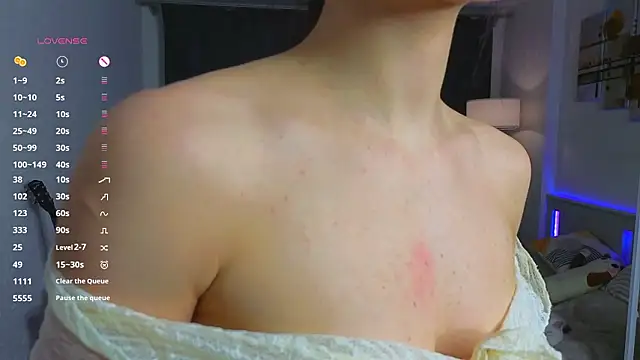 Snapshot of MimiLolll chatting on 02.08.26 MimiLolll online show from 02.08.26