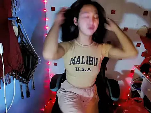 Nathalie Smith19 online show from 09.19.25