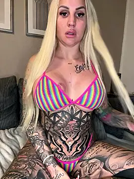 CoraDiamond online show from 01.08.26