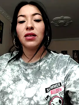 Snapshot of angelicroose2 chatting on 11.10.25 angelicroose2 online show from 11.10.25