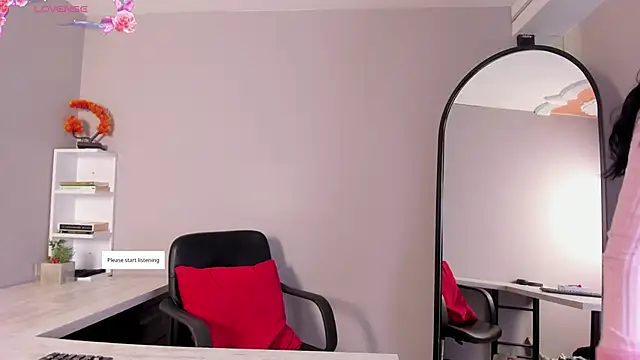 Emma  clark  online show from 09.28.25