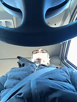 Axl hot online show from 02.06.26