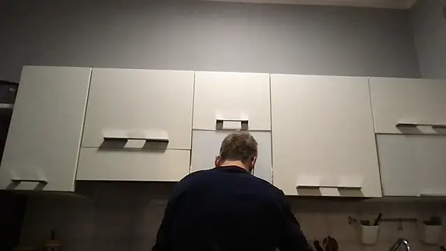 Axl hot online show from 03.23.26