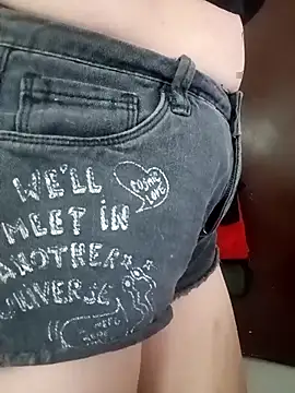 Snapshot of tany90 chatting on 10.08.25 tany90 online show from 10.08.25