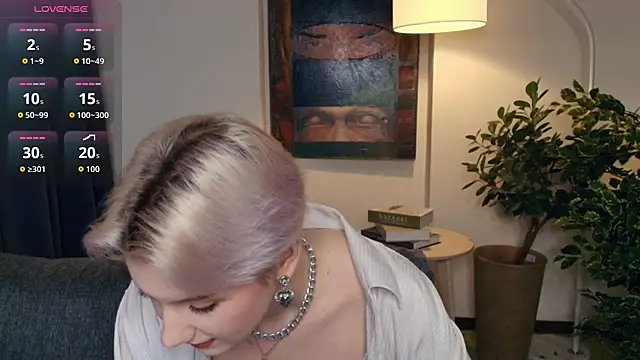 Snapshot of OdelynaAsp chatting on 11.20.25 OdelynaAsp online show from 11.20.25