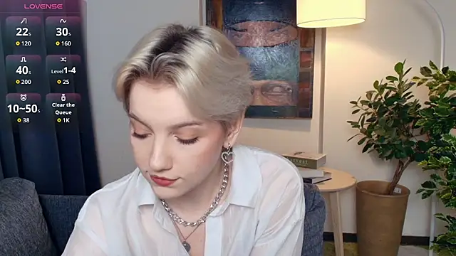 Snapshot of OdelynaAsp chatting on 11.26.25 OdelynaAsp online show from 11.26.25