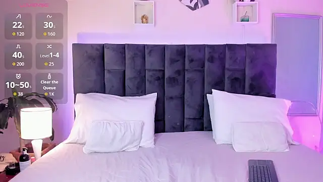 Phillicious   online show from 09.13.25