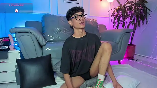 Phillicious   online show from 03.29.26