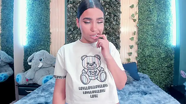 KhateAndersson online show from 12.22.25