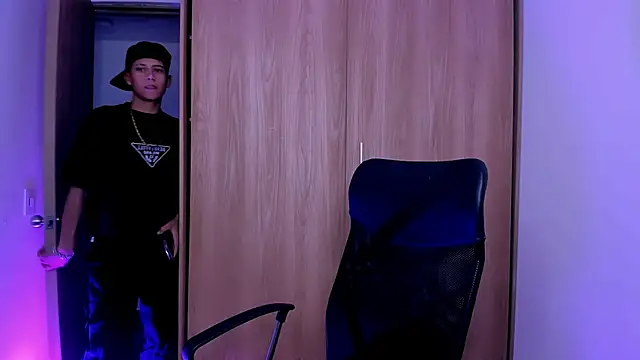 Toy boy777 online show from 02.18.26