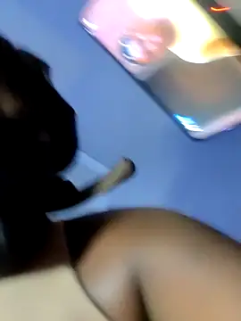 Snapshot of malaika1999 chatting on 11.17.25 malaika1999 online show from 11.17.25