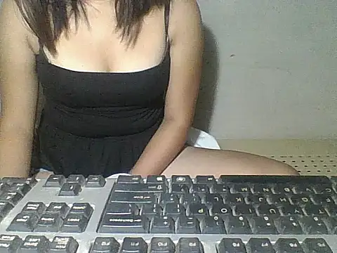 Skinny PinayGirljust18 online show from 04.18.26