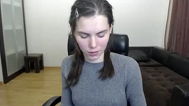 AmelieReve online show from 10.28.25