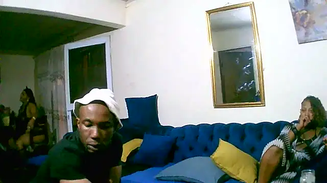 Snapshot of TheeBigPump chatting on 09.18.25 TheeBigPump online show from 09.18.25