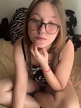 Snapshot of VesnaCrystal chatting on 02.13.26 VesnaCrystal online show from 02.13.26