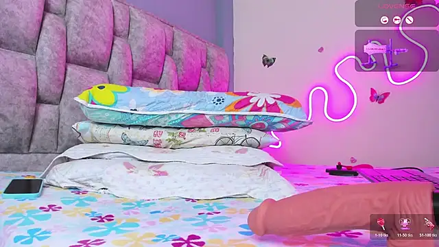 Alhara Luna online show from 11.28.25