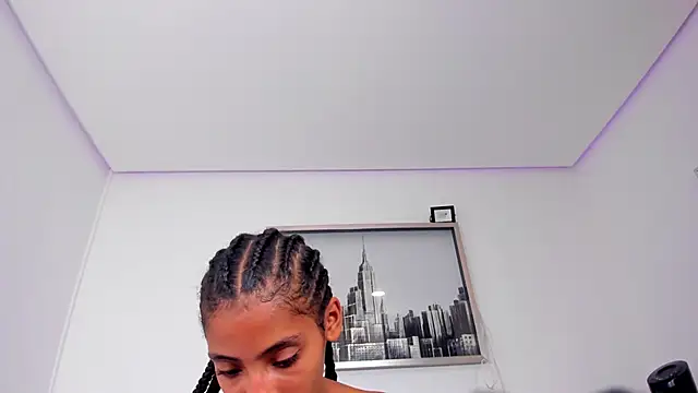 Snapshot of sarah_ashbourne chatting on 09.25.25 sarah ashbourne online show from 09.25.25