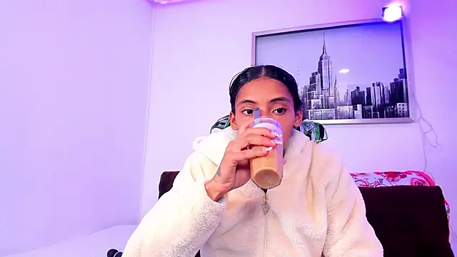 Snapshot of sarah_ashbourne chatting on 10.09.25 sarah ashbourne online show from 10.09.25