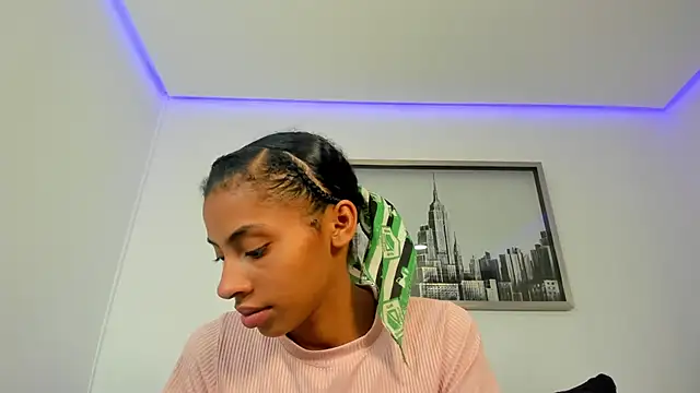 Snapshot of sarah_ashbourne chatting on 11.14.25 sarah ashbourne online show from 11.14.25