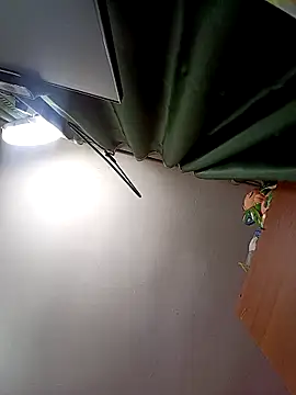 Lady 16 online show from 10.25.25