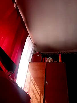 Lady 16 online show from 12.14.25