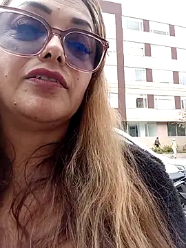 Lady 16 online show from 02.14.26