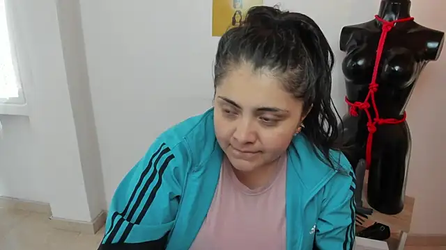 TifanyAmazinng online show from 09.17.25