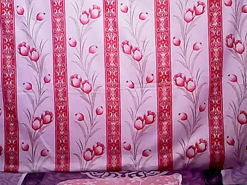 Snapshot of Sexylyka30 chatting on 11.18.25 Sexylyka30 online show from 11.18.25