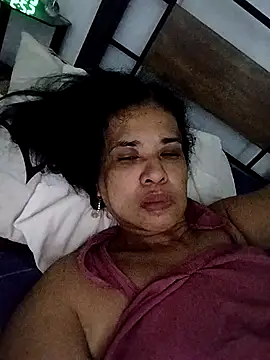 Snapshot of Prettysweetmum chatting on 09.21.25 Prettysweetmum online show from 09.21.25