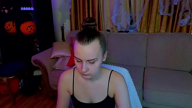 Kelly Cartier online show from 10.29.25