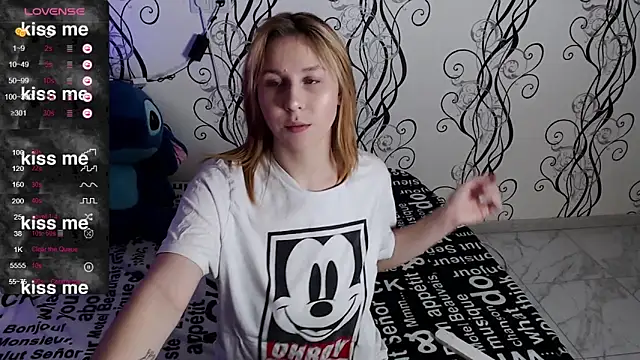 Snapshot of RoyAngela chatting on 11.14.25 RoyAngela online show from 11.14.25