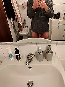 Baldassarre1990 online show from 10.25.25