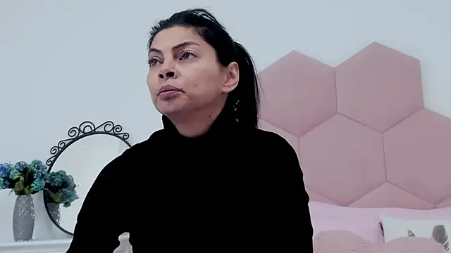 LadyLiia online show from 02.21.25