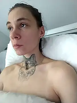 Snapshot of HoneySquirrel chatting on 10.07.25 HoneySquirrel online show from 10.07.25