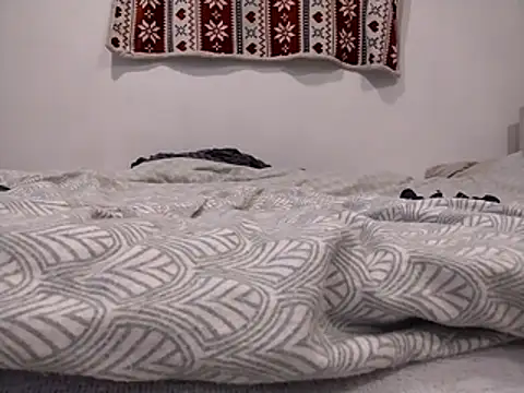 Snapshot of HoneySquirrel chatting on 10.20.25 HoneySquirrel online show from 10.20.25