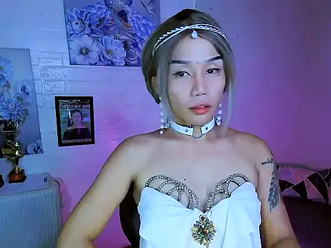 YourNikkieXxx online show from 10.16.25