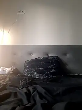 DragonFoxie online show from 09.12.25