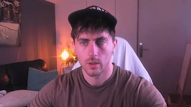 Oscar Miller  online show from 09.28.25