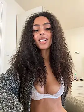 yasmingarcia online show from 10.29.25