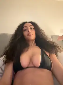 yasmingarcia online show from 12.02.25