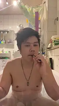 Snapshot of Kingpowerlittel chatting on 11.19.25 Kingpowerlittel online show from 11.19.25