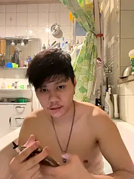 Snapshot of Kingpowerlittel chatting on 12.22.25 Kingpowerlittel online show from 12.22.25