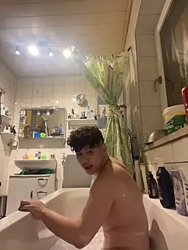 Snapshot of Kingpowerlittel chatting on 02.16.26 Kingpowerlittel online show from 02.16.26