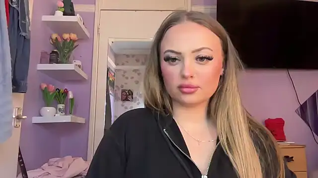 SexySashaxox online show from 04.19.26